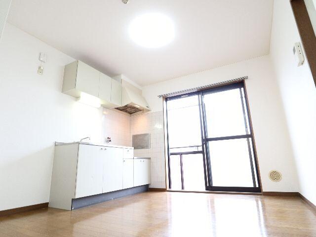 尼ケ辻駅 徒歩12分 1階の居室