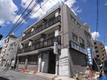 近鉄難波線・奈良線 大和西大寺駅 3階建 築53年の外観写真