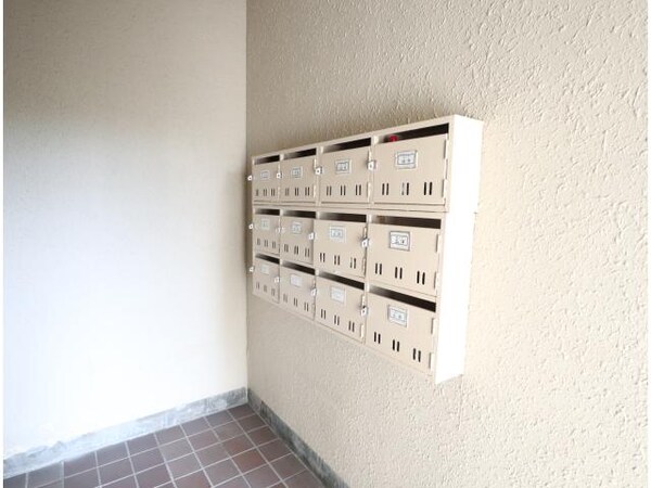 建物設備(集合郵便受け)