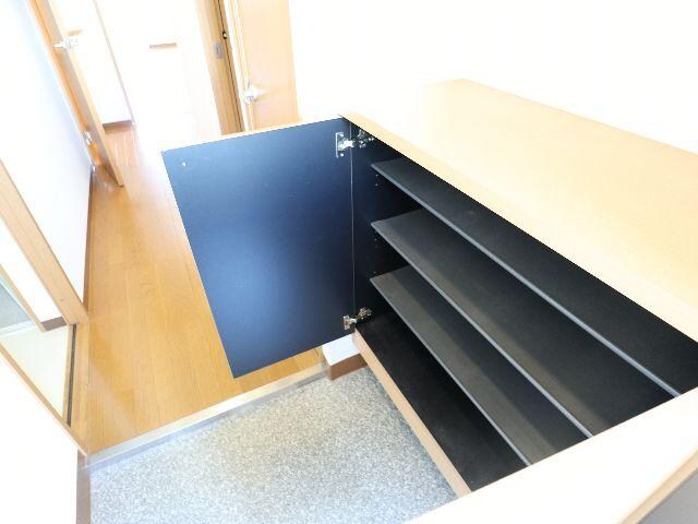 大和西大寺駅 徒歩8分 3階の玄関周り