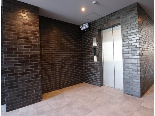 物件外観写真2　(エレベーター)
