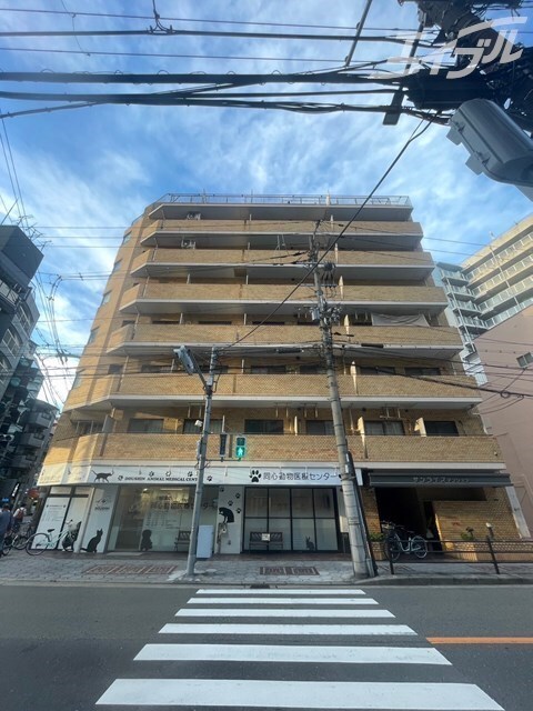 物件外観写真7　(マンションの真下に動物病院！)