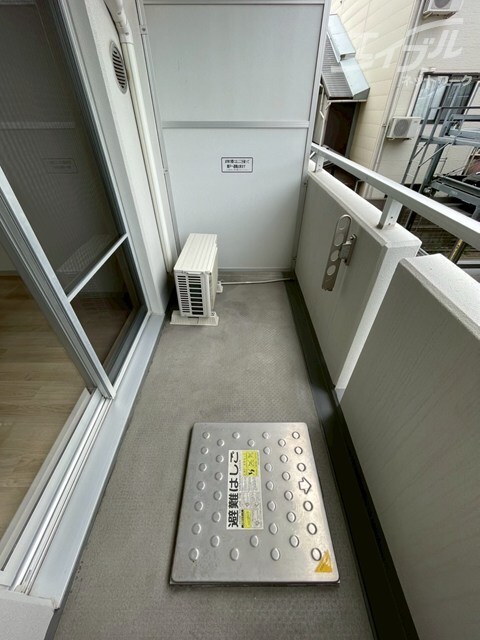 物件内観写真15　(洗濯物が干せるバルコニーです。)