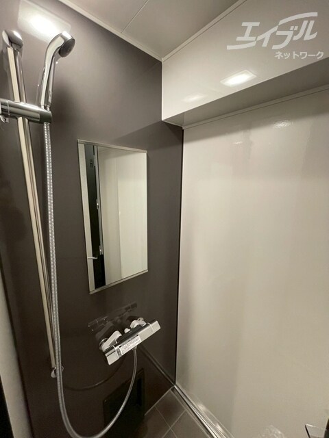 物件内観写真10　(シャワールームになります)