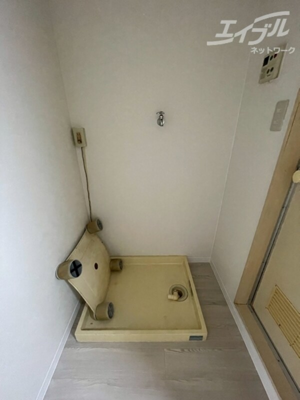設備(室内に洗濯機置き場ございます)