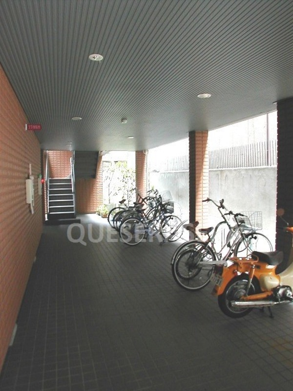 敷地内/建物