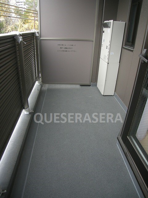 物件内観写真10　(広々としたバルコニー)