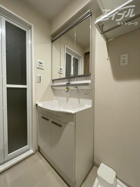 物件内観写真18　(独立洗面台です。)