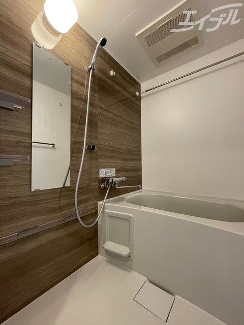 物件内観写真15　(広めのお風呂になります！)