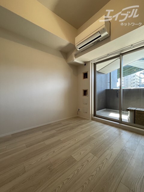 物件内観写真14　(白基調のお部屋になります！)