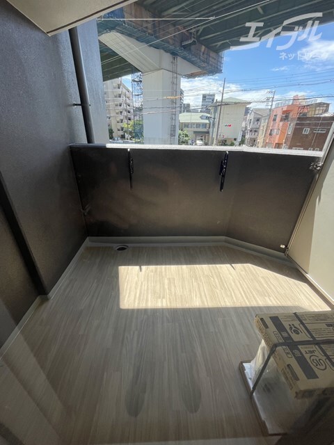 物件内観写真16　(広々バルコニーです！)