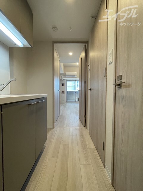 物件内観写真17　(白基調のお部屋になります！)