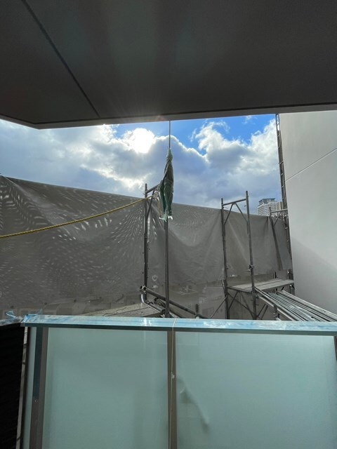 物件内観写真12　(目の前が広めの通りなので陽当たりも良好！)