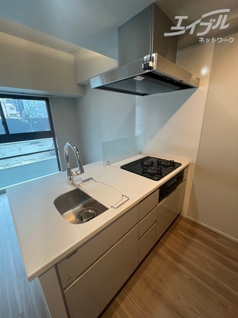 物件内観写真10　(３口コンロ付きです)