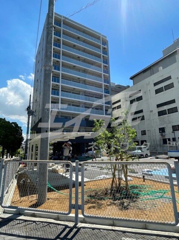建設中