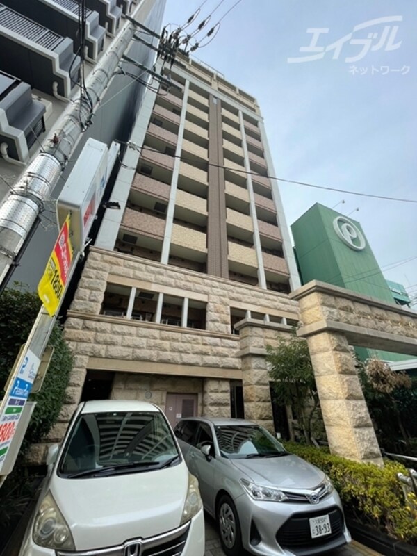 外観・土地(きれいな見た目の建物になります)