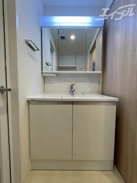 物件内観写真18　(独立洗面台です！)