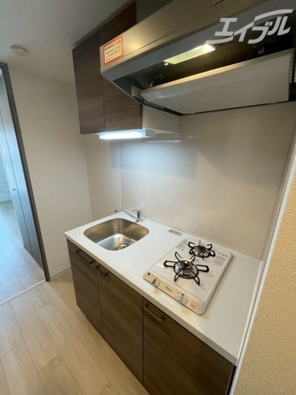 キッチン(白基調の使いやすいキッチンです。)