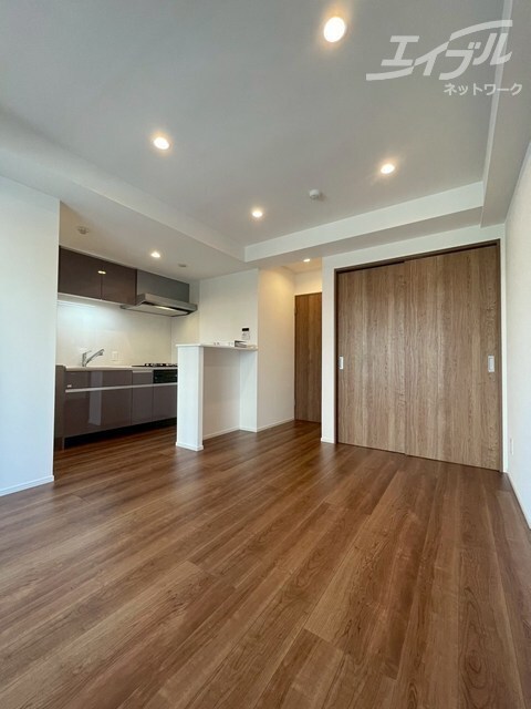 物件内観写真7　(ゆったりとしたお部屋です。)