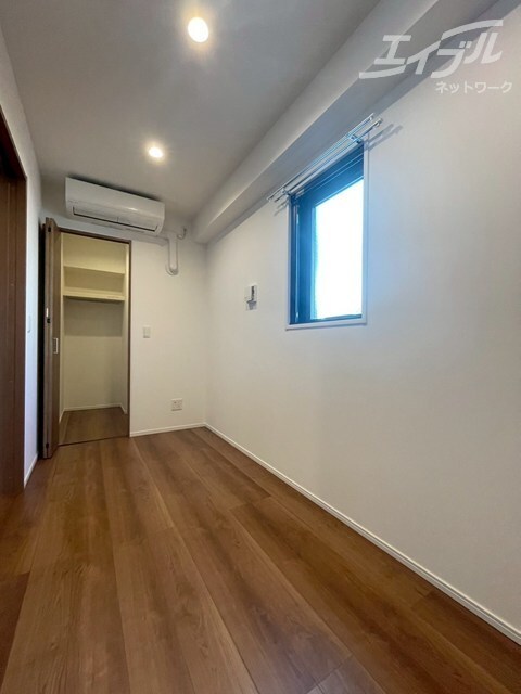 物件内観写真13　(窓付きのお部屋です。)