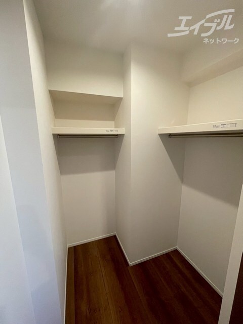 物件内観写真14　(ウォークインクローゼットです。)