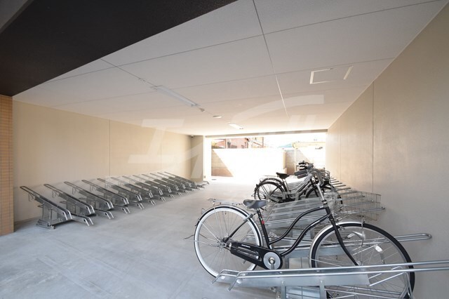 物件外観写真5　(駐輪場)