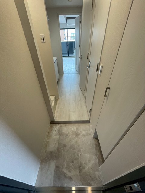 物件内観写真14　(奥行のあるゆったりとした玄関です！)