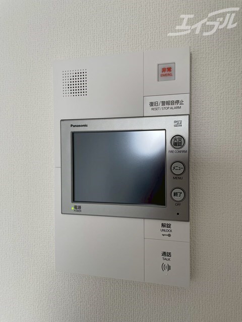 物件内観写真2　(安心のモニター付きインターホン！)