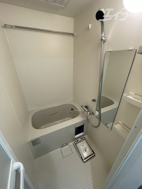 物件内観写真7　(浴室乾燥、暖房付きのお風呂です！)