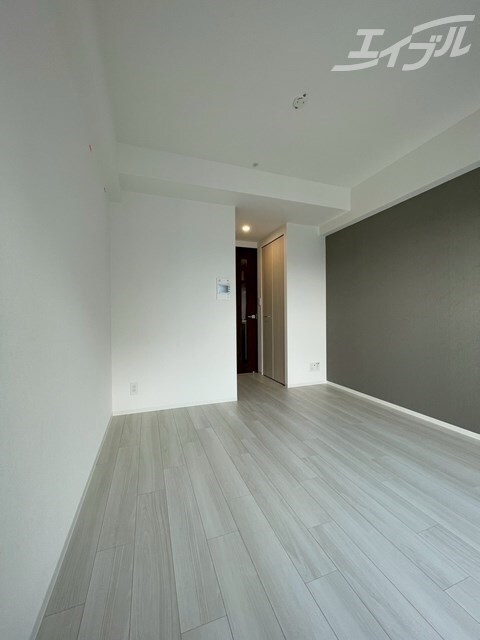 物件内観写真14　(床はグレージュで落ち着いた色調！)