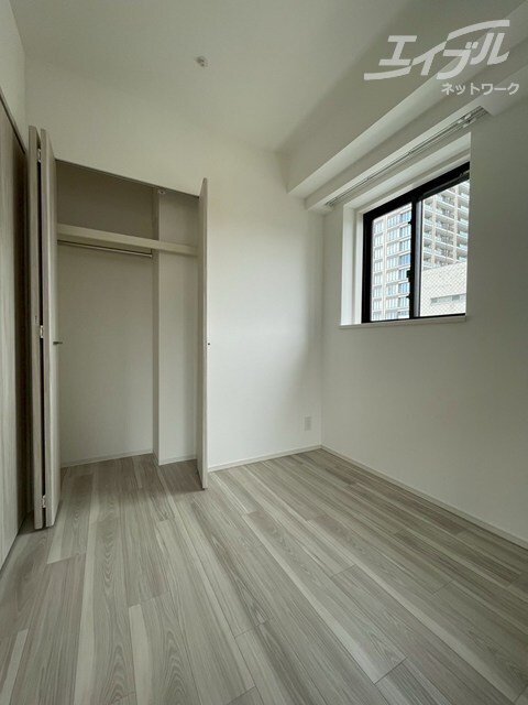 物件内観写真7　(洋室別角度)