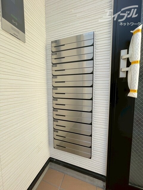 物件外観写真4　(ポストになります)
