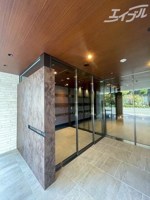 物件外観写真1　(エントランスになります)