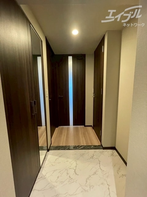 物件内観写真9　(玄関になります)
