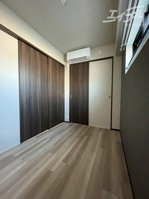 物件内観写真17　(洋室約3.9帖ございます。)