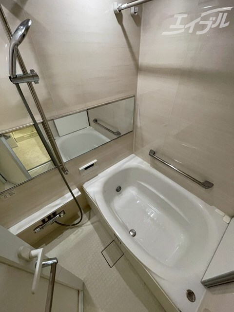 物件内観写真17　(浴室乾燥機付きお風呂になります)