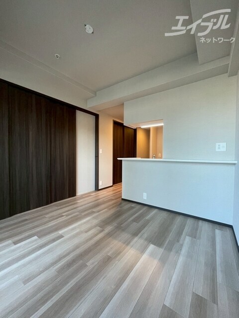 物件内観写真22　(リビングの別アングルになります)