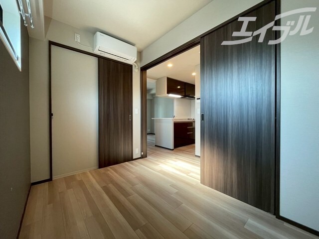 物件内観写真25　(洋室の別アングルになります)