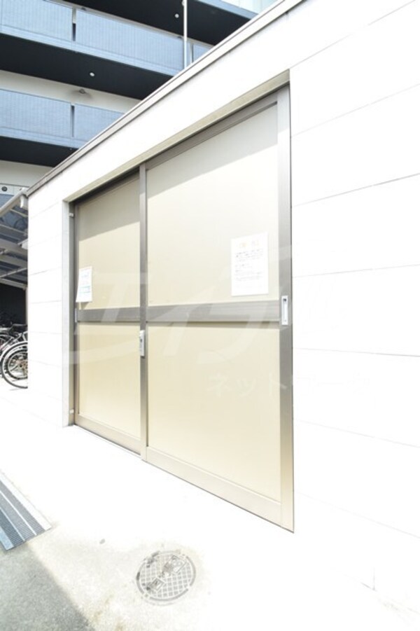 敷地内/建物