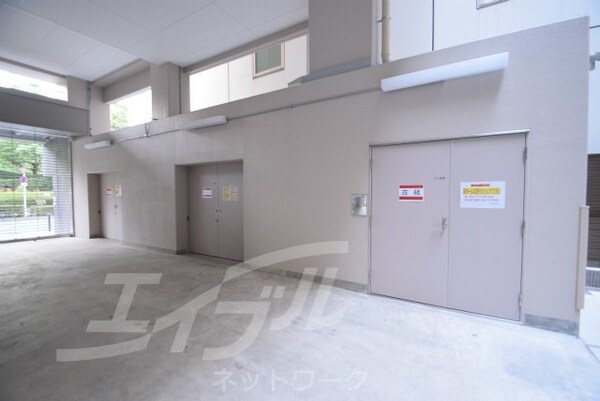 敷地内/建物