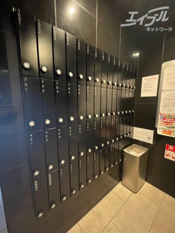 敷地内/建物(ポストございます)