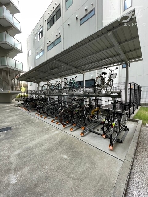 物件外観写真4　(駐輪場ございます)