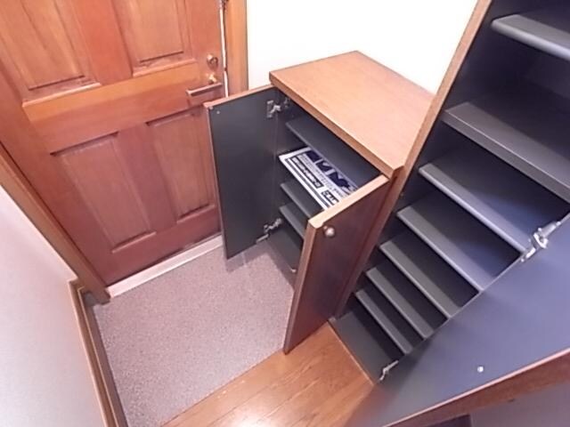 大福駅 徒歩10分 1階の玄関周り