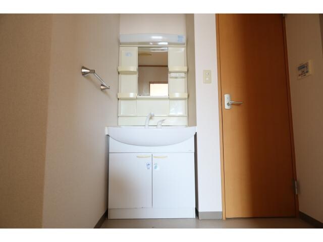 桜井駅 徒歩18分 1階の洗面・脱衣所