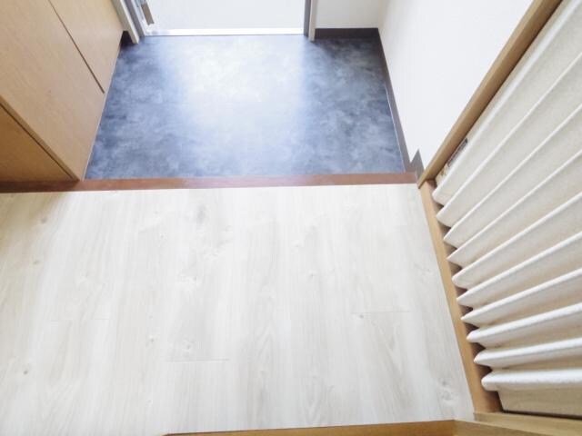 天理駅 徒歩12分 2階の玄関周り