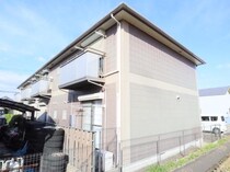 桜井線<万葉まほろば線> 櫟本駅 2階建 築25年の外観写真