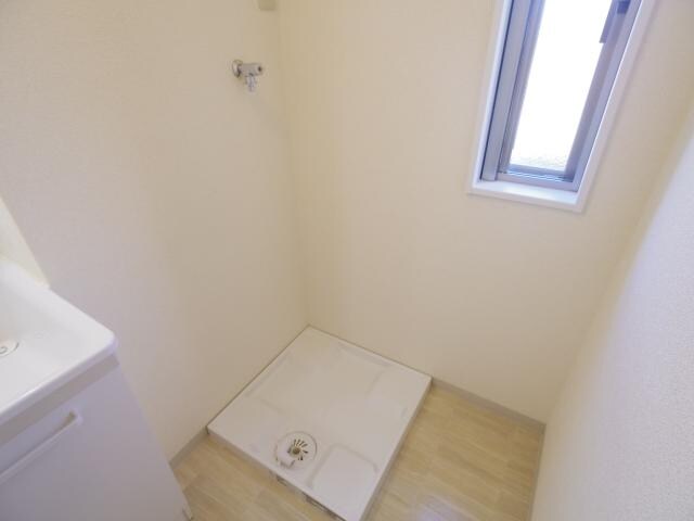 物件内観写真11　(室内洗濯機置場)