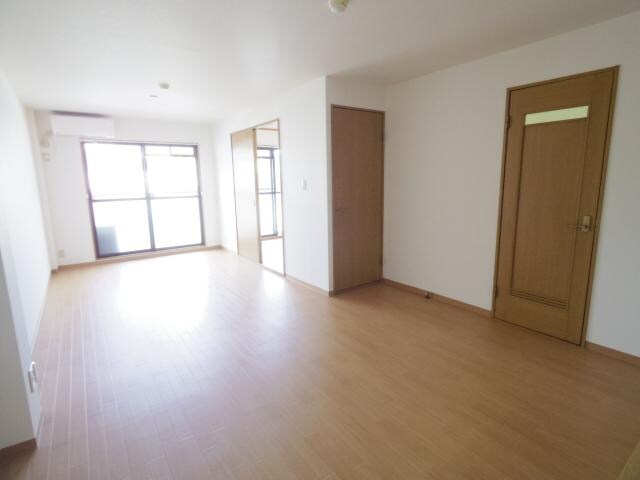 前栽駅 徒歩3分 3階の居室