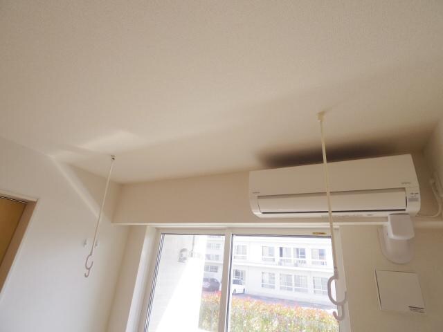 物件内観写真27　(室内物干し)