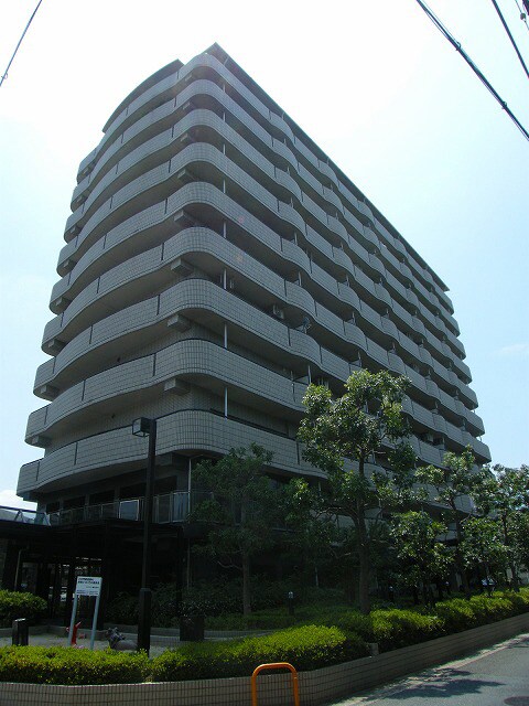 ロイヤル鶴見の物件外観写真